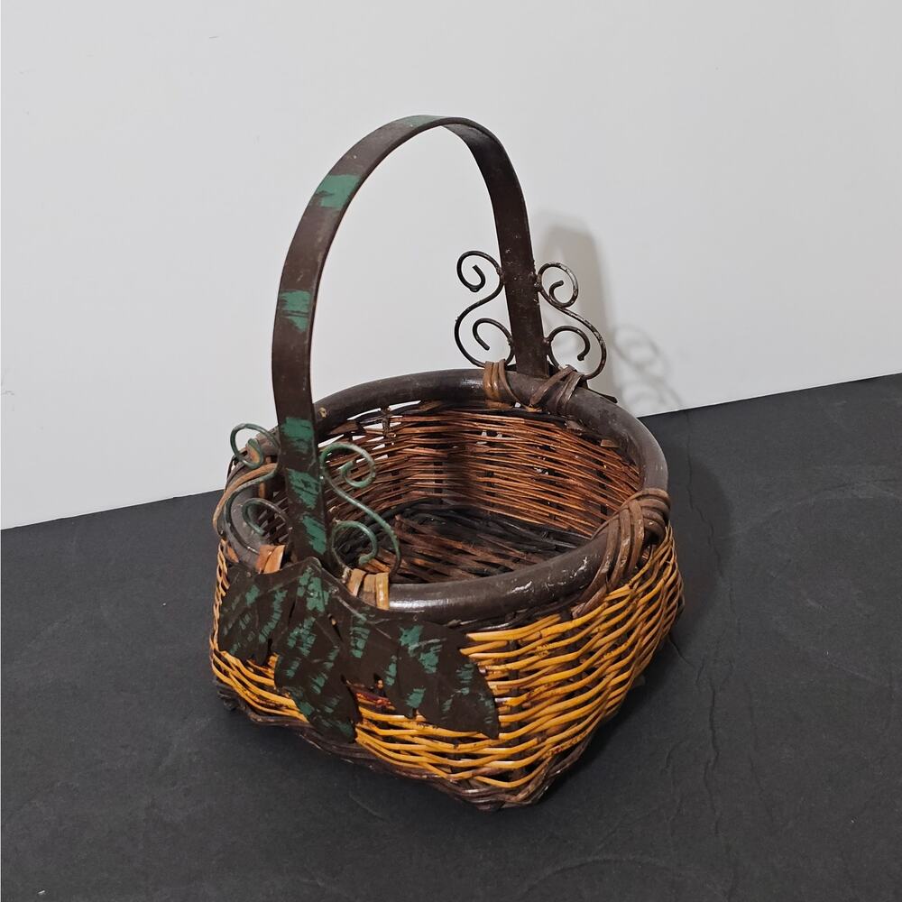 Vintage‎ Woven Basket Decor w/ Maple Leaves & wrought Iron Handle